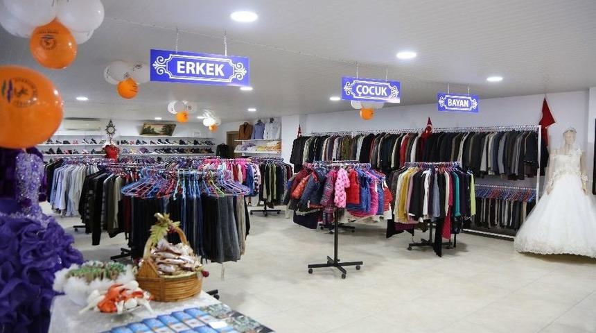 &lsquo;hayır &Ccedil;arşısı&rsquo; &Ccedil;ığ Gibi B&uuml;y&uuml;yor