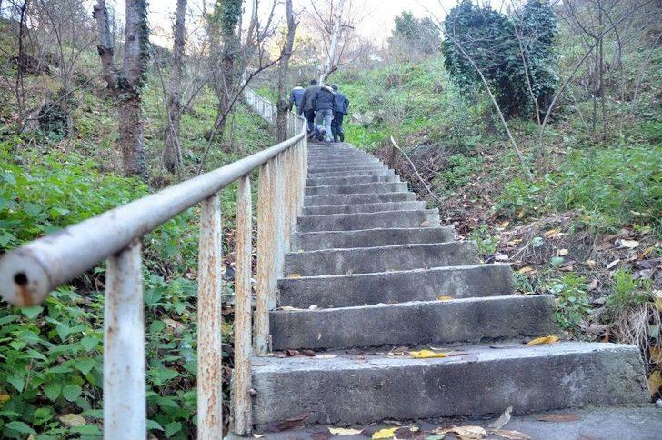 Acı Haberi İşyerinde Aldı, Küle Dönen Evi Görünce Gözyaşlarına Boğuldu G5