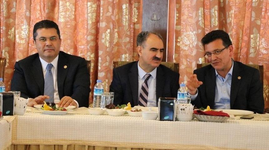 Uslu: "afganistan&rsquo;dan T&uuml;rkiye&rsquo;ye Sığınmakta Olan G&ouml;&ccedil;menlere De Kapımızı A&ccedil;ıyoruz"