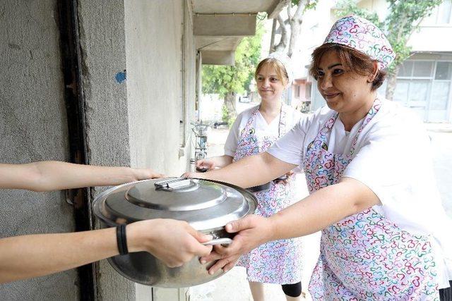 Bucalı Kursiyerlerden Ramazan Sofralarına Muhteşem Lezzetler