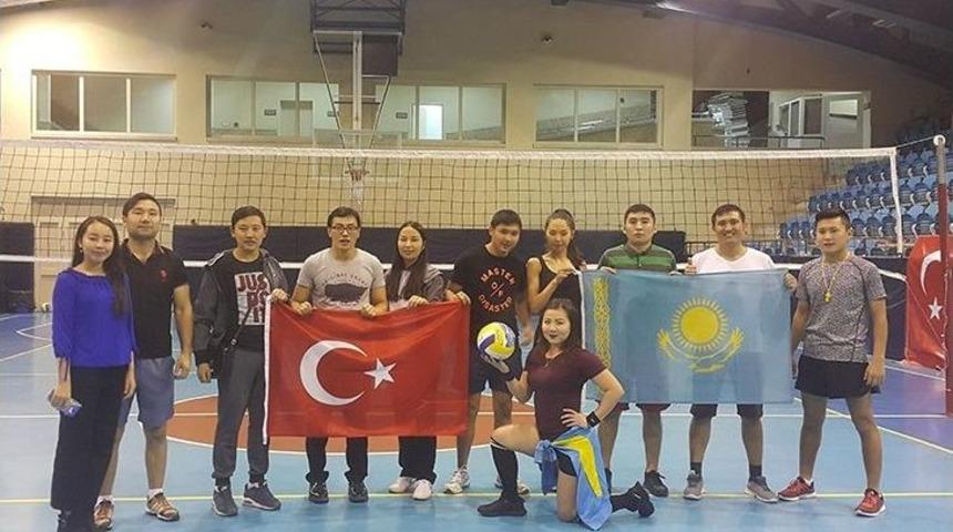 Om&uuml;&rsquo;n&uuml;n Kazak &Ouml;ğrencileri Ankara&rsquo;dan Derece İle D&ouml;nd&uuml;