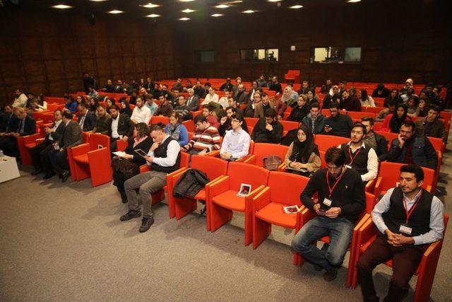 Agü’de “türk Gayrimenkul Sektörüne Genel Bakış” Konulu Panel