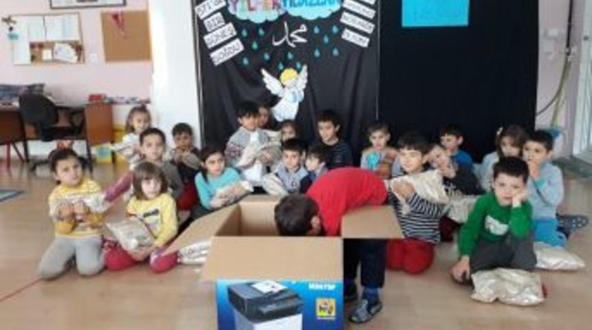 Yıldırımlı Miniklerden Y&uuml;rekleri Isıtan Yardım