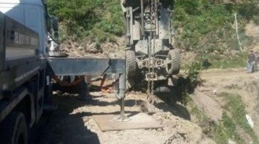 Şarampole Devrilen Zırhlı Polis Aracı Kaza Yerinden Kaldırıldı