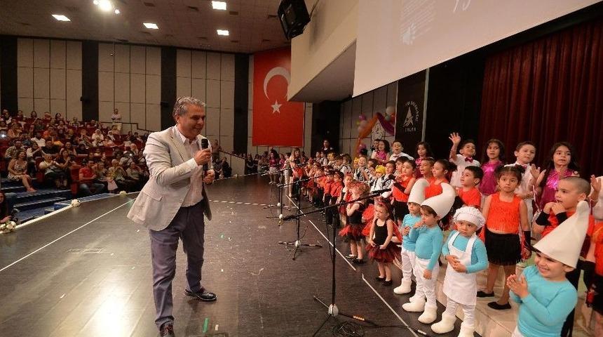 Muratpaşa Kreşlerinde Mezuniyet Coşkusu
