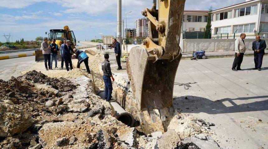 Altınşehir Mahallesinde Altyapı &Ccedil;alışması S&uuml;r&uuml;yor