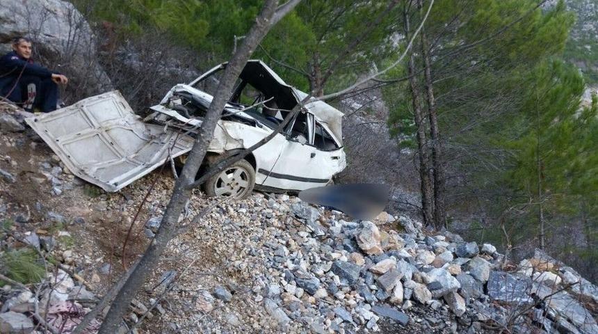 Alanya&rsquo;da Trafik Kazası: 2 &Ouml;l&uuml;