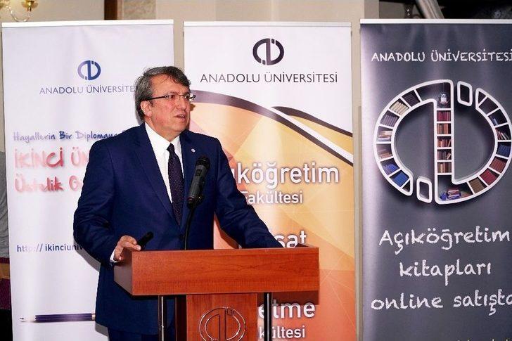 Açıköğretim Fakültesi Büroları Hizmetiçi Eğitim Toplantısı Yapıldı G3