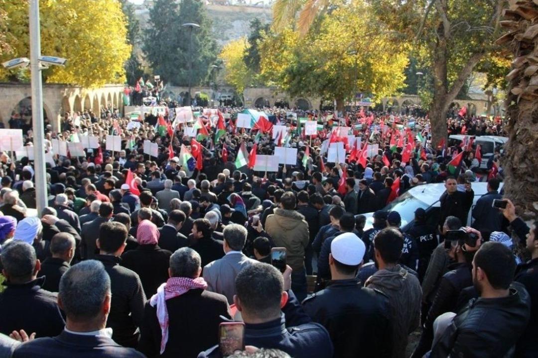 Balıklıg&ouml;l&rsquo;de İsrail Ve Abd&rsquo;ye &Ouml;fke Yağdı