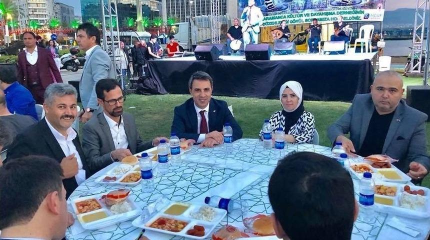 K&uuml;tahyalılar İzmir İftarında Buluştu