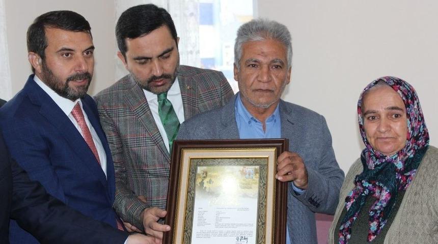 Şehit Tayfun Kavun&rsquo;un Ailesine Şehadet Belgesi Verildi