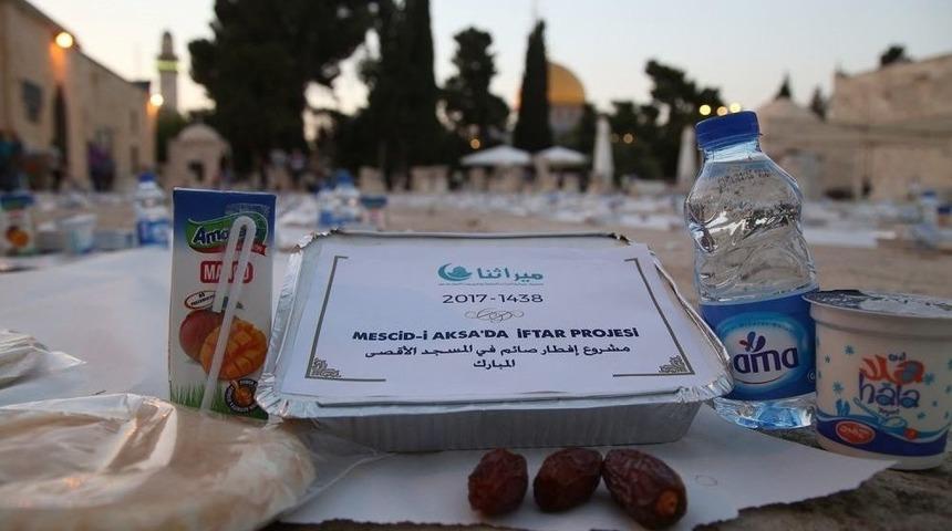 T&uuml;rkiye&rsquo;den Mescid-i Aksa&rsquo;nın N&ouml;bet&ccedil;ilerine İftar