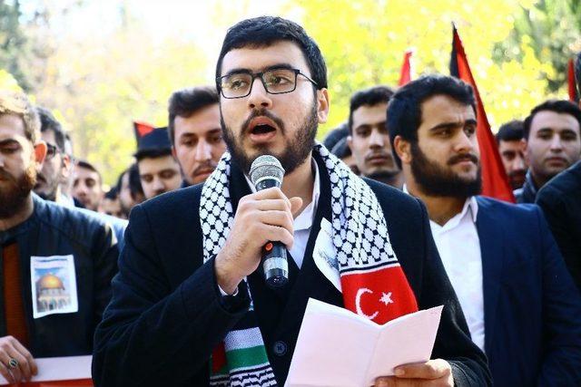 Üniversite Öğrencilerinden Kudüs Kararını Protesto