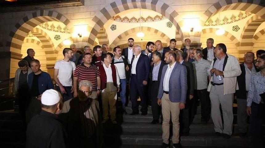 Başkan B&uuml;y&uuml;kkılı&ccedil;&rsquo;a; Erenk&ouml;y Mahallesinde &Ccedil;ay İkramı