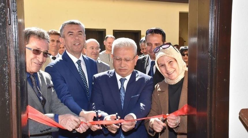 Edremit&rsquo;te &ldquo;karma Duygular Tasarım Sergisi&rdquo; A&ccedil;ıldı