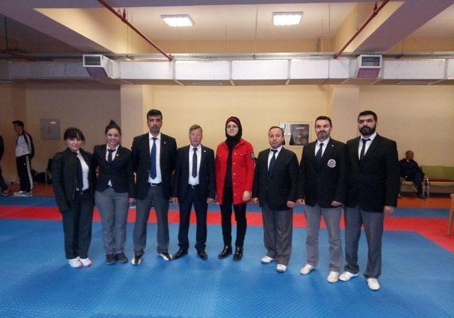 Okul Sporları Taekwondo Yıldızlar Ligi Müsabakaları Başladı