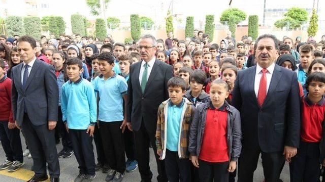 Kaymakam Güler Ve Başkan Köşker Bayrak Törenine Katıldı