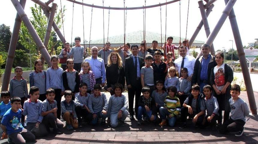 Y&uuml;cel, Yapımı Devam Eden Parkları İnceledi