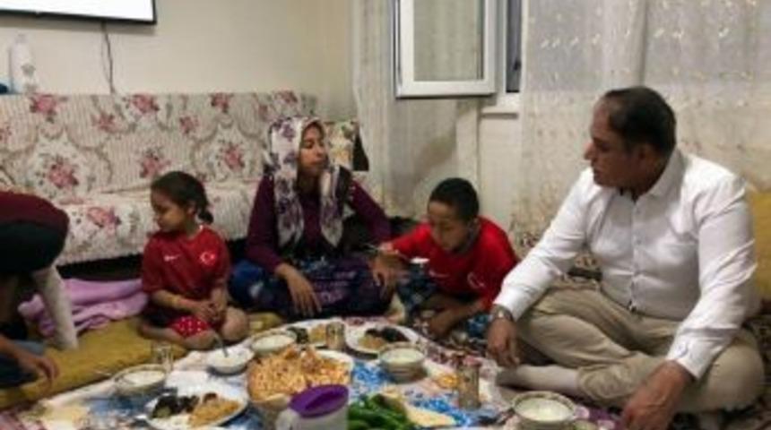 Vali Tekinarslan İftarda Vatandaşlar İle Birlikte İftar Açıyor