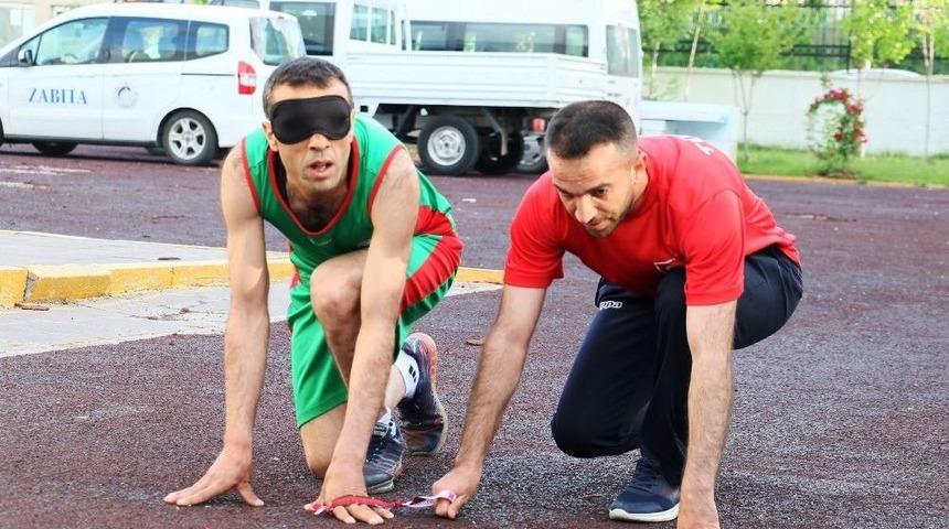 D&ouml;rt Duvar Arasından Atletizmle Kurtuldu