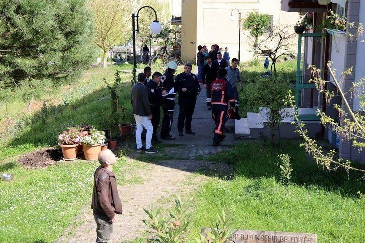 Apartmanda Çıkan Yangın Mahalleliyi Sokağa Döktü G3