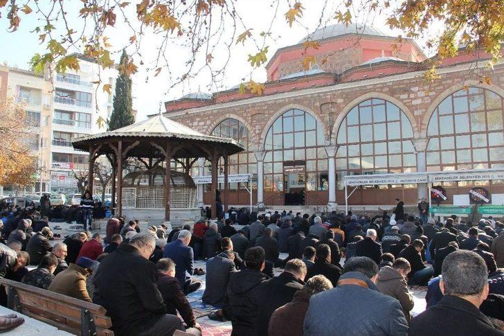 Manisalılar Kudüs İçin Tek Yürek Oldu G4