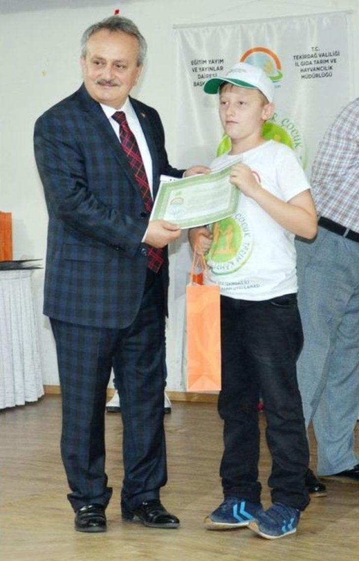 İlkokul Öğrencileri Tarım Ürünlerini Tarlada İnceledi G3