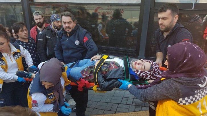 Freni Patlayan Kamyonet Kaldırımda Yürüyen Üniversite Öğrencisi Genç Kızın Ölümüne Neden Oldu G1