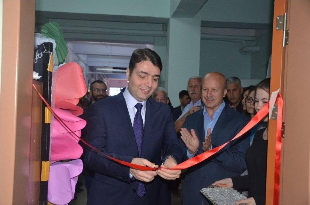 E-twinning Projesi Fotoğraf Sunum Sergisi A&ccedil;ıldı