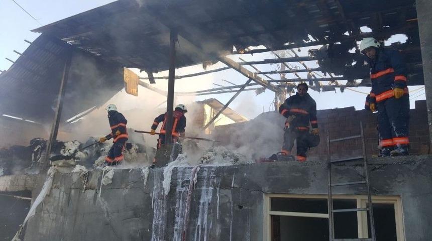 Malatya&rsquo;da Fabrika Yangını