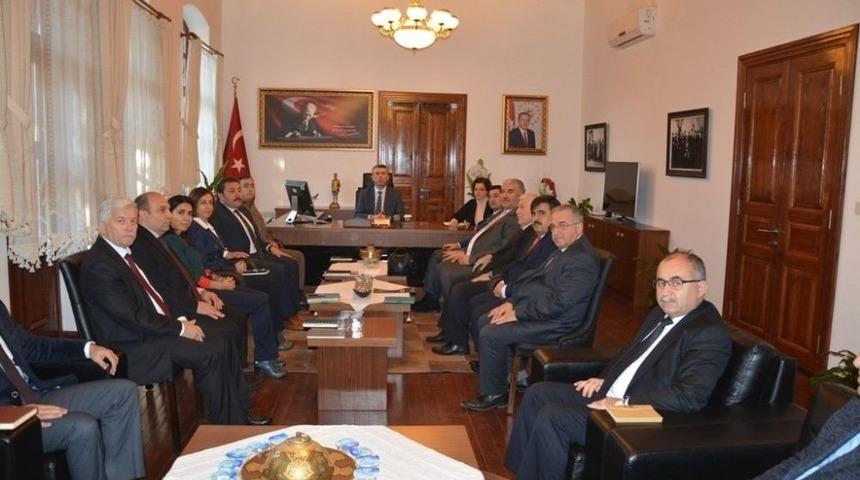 Edremit’te Çalışmalar Ve Kamu Yatırımları Masaya Yatırıldı