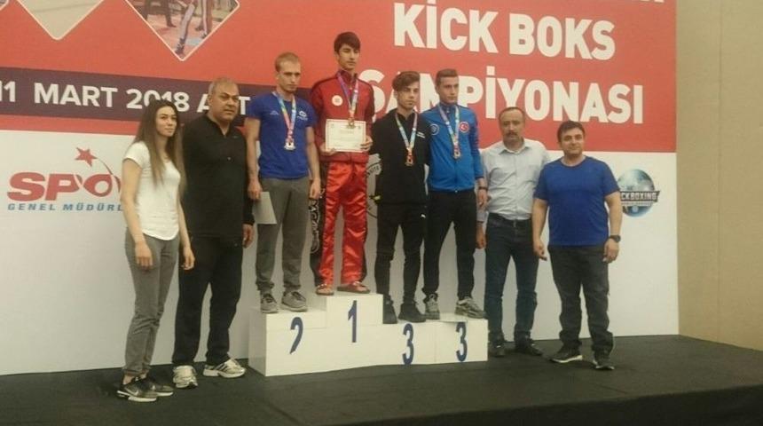 Kick Boks Takımından 5 Madalya
