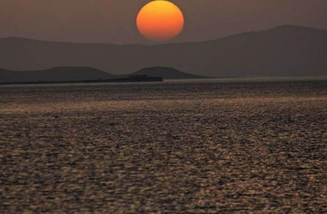 Baraj G&ouml;l&uuml;nde Kartpostallık G&uuml;n Batımı