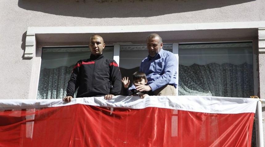 Afrin&rsquo;de Yaralanan &Ccedil;ankırılı Gazi Baba Evinde