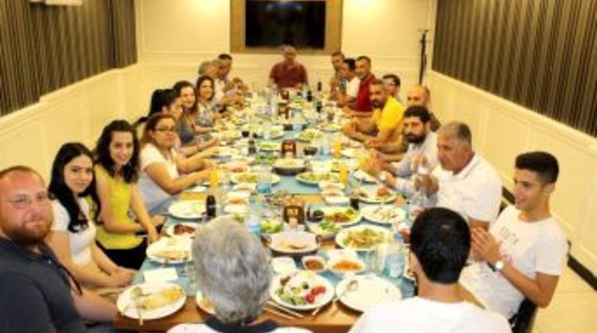 &Ccedil;evdosan &Uuml;yeleri İftarda Bir Araya Geldi