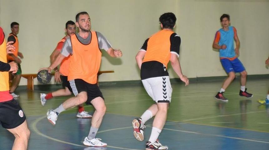 Nazilli Belediyespor Hentbol Takımı Finalde