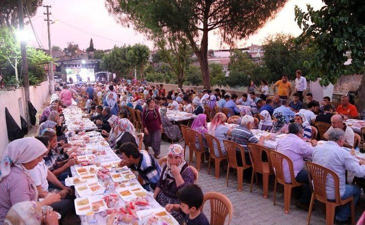 Başkan Özakcan, İftarlarda Vatandaşlar Buluşuyor G5