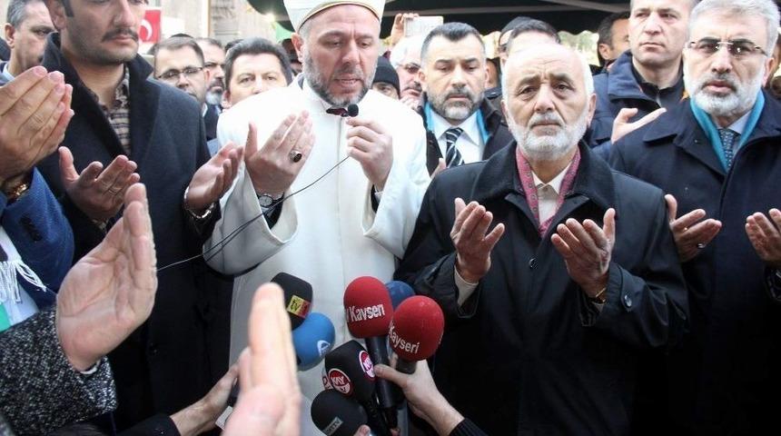 Eller, Kud&uuml;s İ&ccedil;in Duaya A&ccedil;ıldı