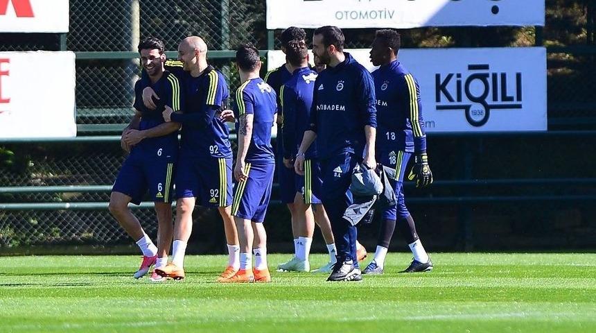 Fenerbah&ccedil;e, Osmanlıspor Ma&ccedil;ı Hazırlıklarını S&uuml;rd&uuml;rd&uuml;