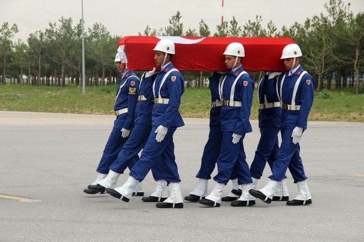 Silah Arkadaşının Kaza Kurşunuyla Şehit Olan Astsubay Memleketine Uğurlandı G1