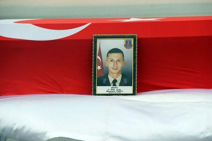 Silah Arkadaşının Kaza Kurşunuyla Şehit Olan Astsubay Memleketine Uğurlandı G3