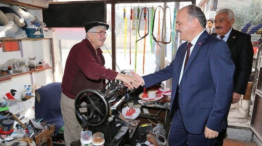 Başkan G&uuml;rlesin, Halkla Bir Araya Gelmeye Devam Ediyor