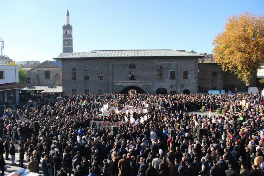 G&uuml;neydoğu&rsquo;dan Trump&rsquo;a &Ouml;fke Yağdı