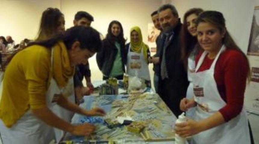 Adıyaman &Uuml;niversitesi Mozaik &Ccedil;alıştayı Ve Yarışmasına Katıldı