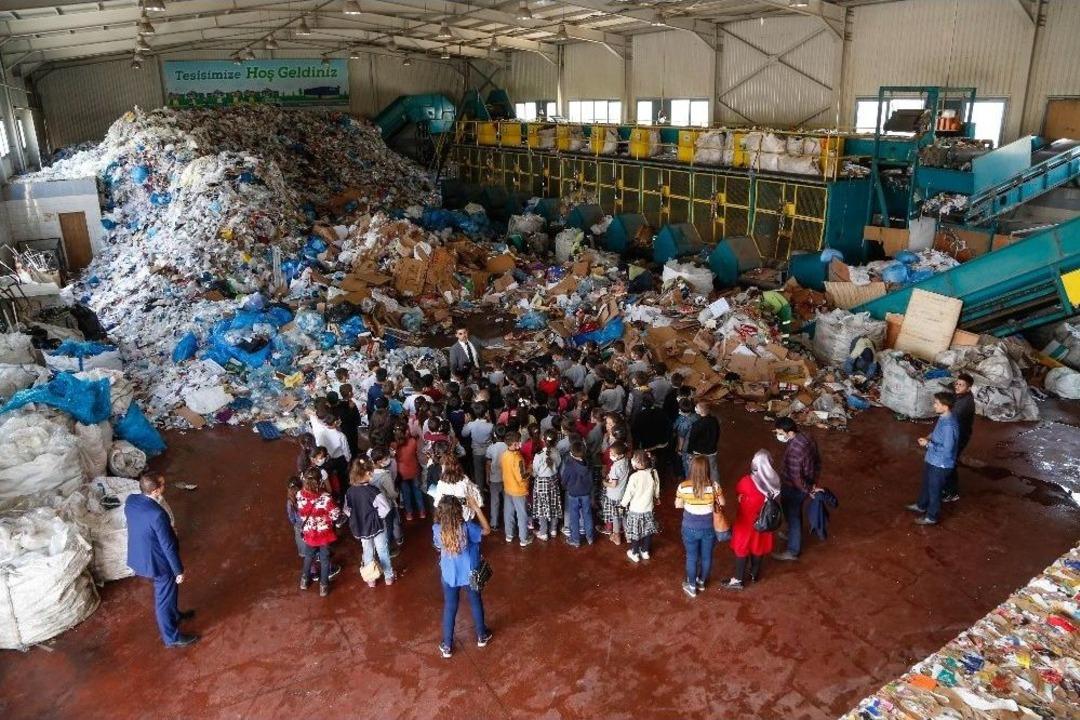 &Ouml;ğrencilere &Ouml;nce M&ouml;p Tesis Gezisi, Sonra Sinema Keyfi