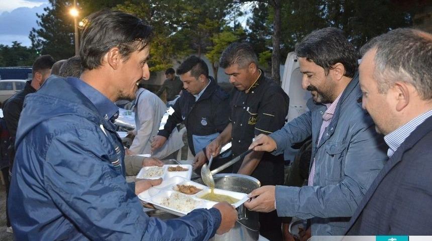 Seyitgazi&rsquo;de İftar Coşkusu Devam Ediyor