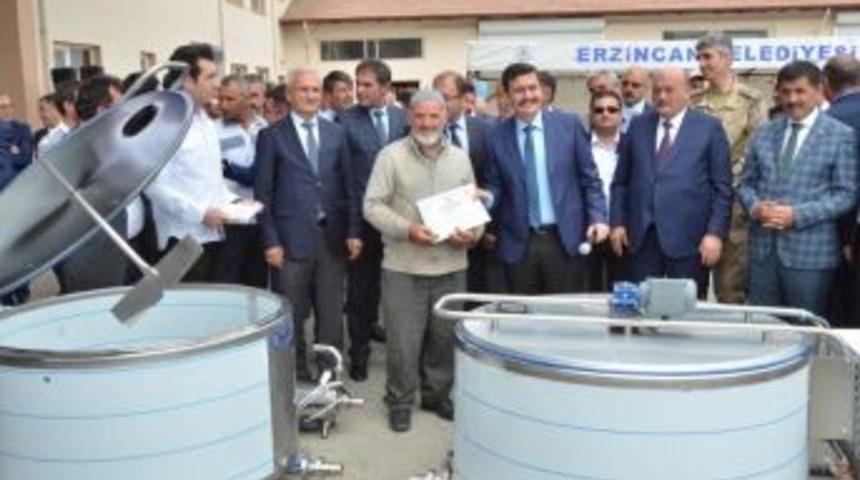 Erzincan Da 100 &Uuml;reticiye, S&uuml;t Soğutma Tankı Dağıtıldı