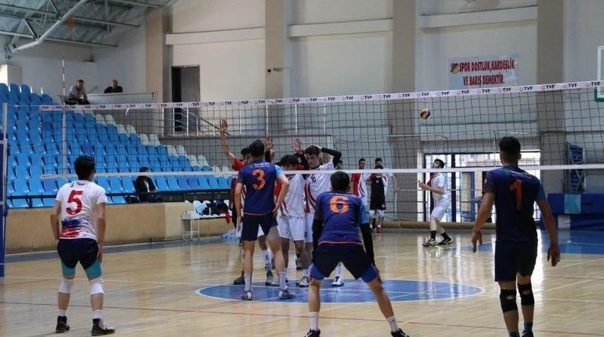 Voleybol Grup M&uuml;sabakaları Başladı