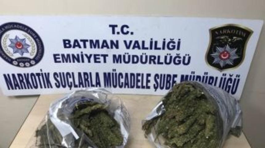 Batman&rsquo;da 5 Kilo 700 Gram Esrar Ele Ge&ccedil;irildi