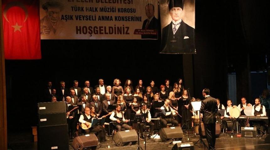 Efeler Belediyesi Aşık Veysel&rsquo;i T&uuml;rk&uuml;leriyle Andı